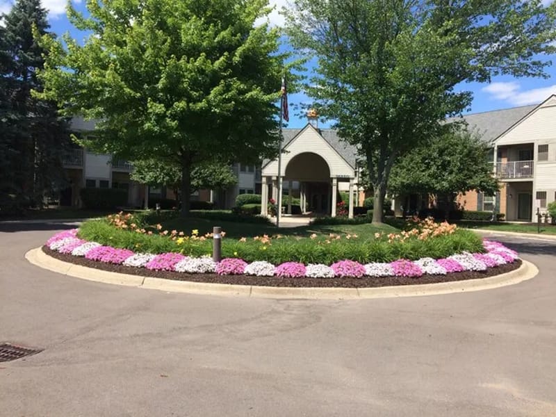 Carrington Retirement Community - Assisted Living in Pittsburg, KS photo 2