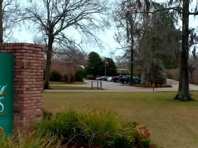 Flannery Oaks Guest House - Nursing Home in Baton Rouge, LA photo 2