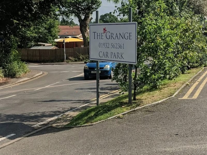 The Grange Retirement Home - Assisted Living in Chertsey, England photo 7