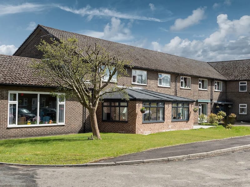 Laburnum House Shaw Limited - Nursing Home in Oldham, England photo 4