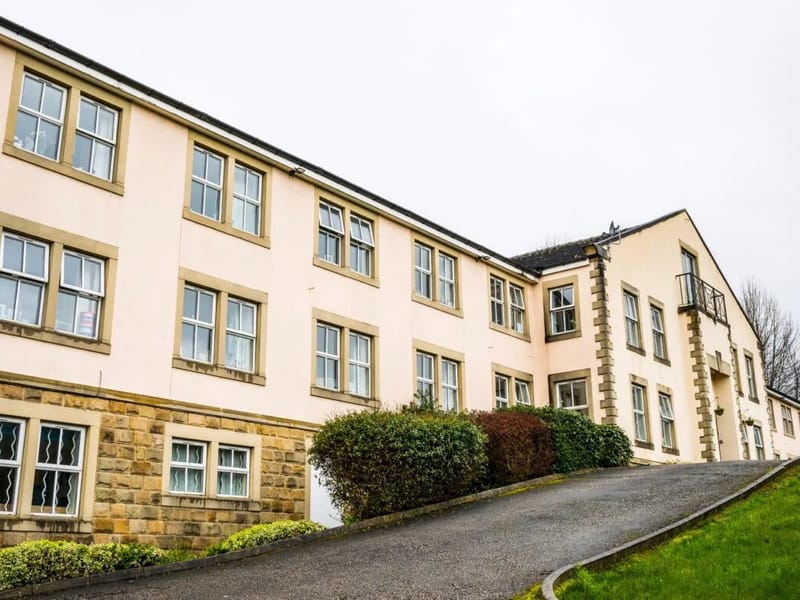 Linson Court - Assisted Living in Batley, England photo 1