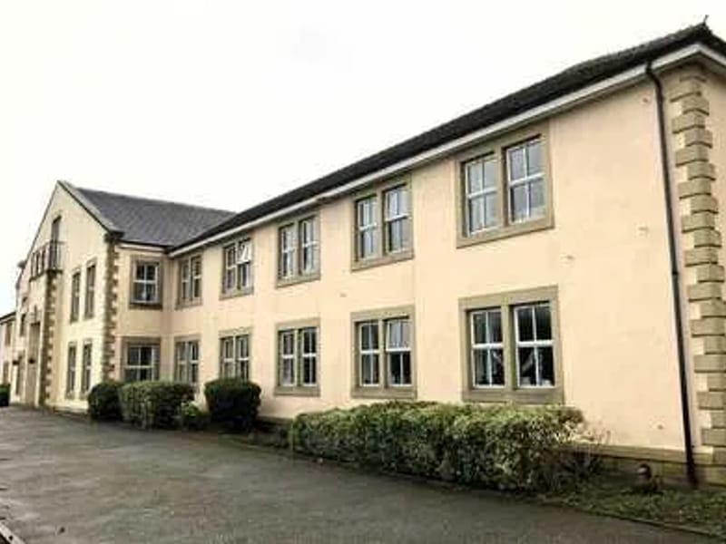 Linson Court - Assisted Living in Batley, England photo 2