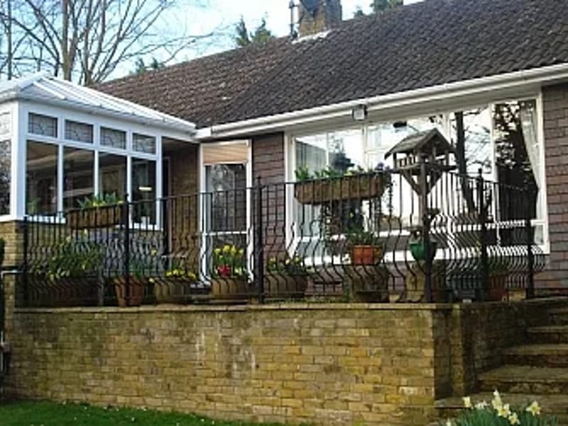 Little Oaks Residential Home - Nursing Home in High Wycombe, England photo 2