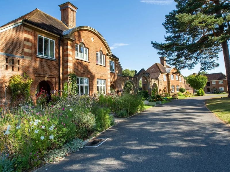 Huntley House Extra Care - Assisted Living in Walton On Thames, England photo 2