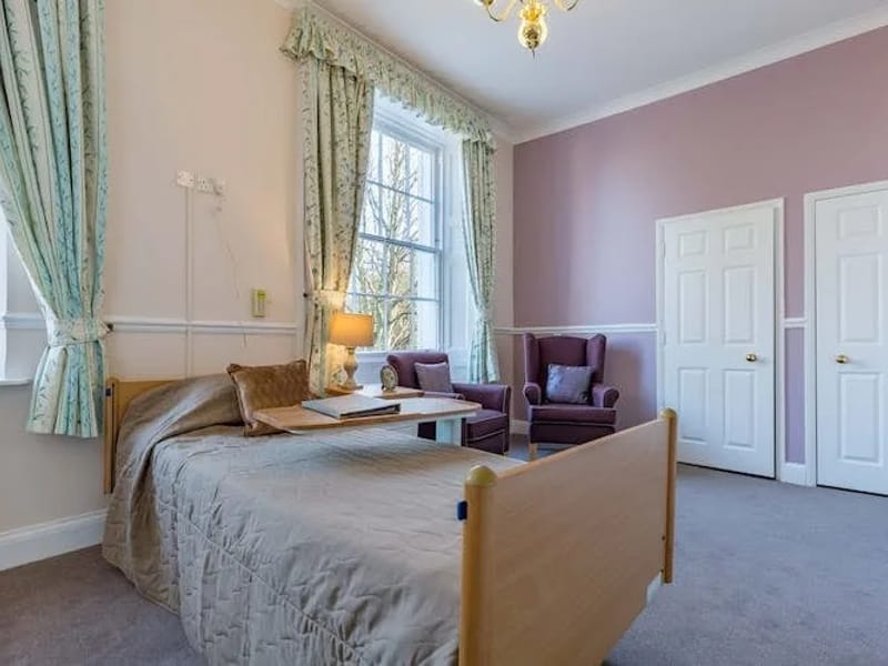 The Epsom Beaumont - Assisted Living in Epsom, England photo 2