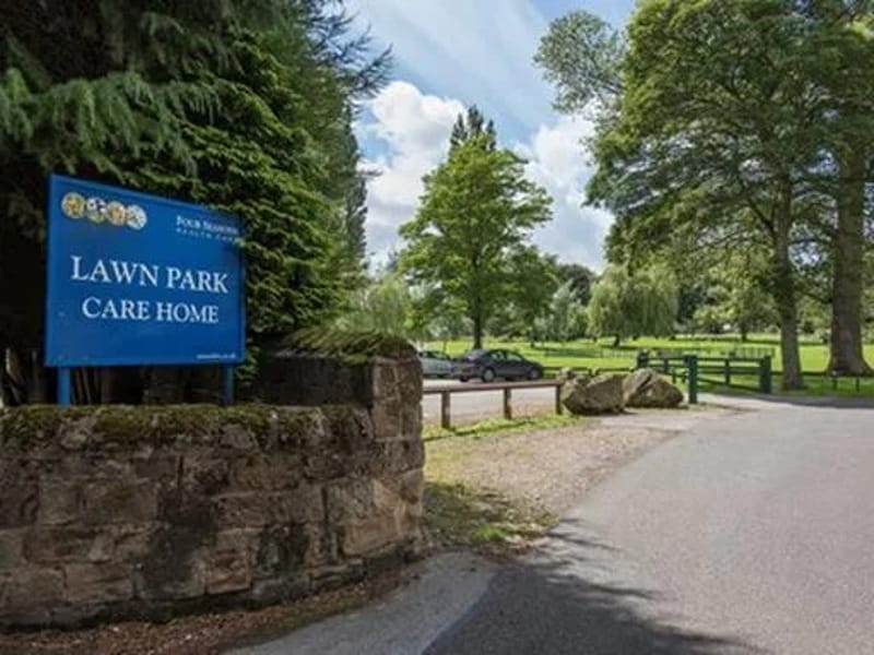 Lawn Park Care Home - Nursing Home in Sutton-In-Ashfield, England photo 3