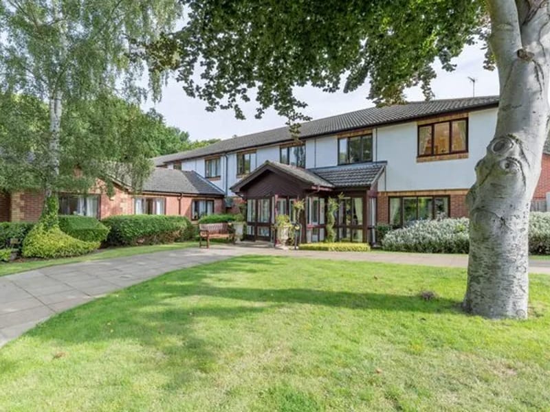 Leonard Lodge - Nursing Home in Brentwood, England photo 4