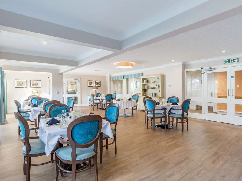 Leonard Lodge - Nursing Home in Brentwood, England photo 6