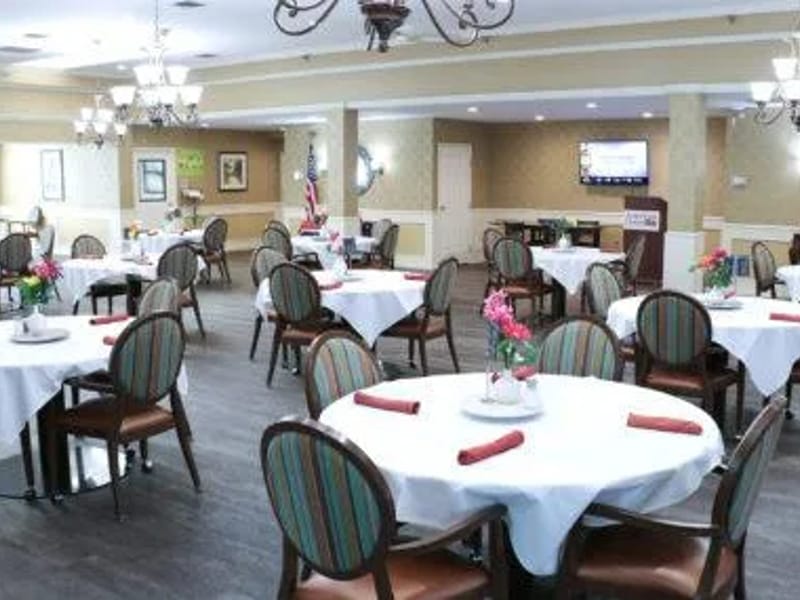 American House Sterling Woods - Assisted Living in Sterling Heights, MI photo 2