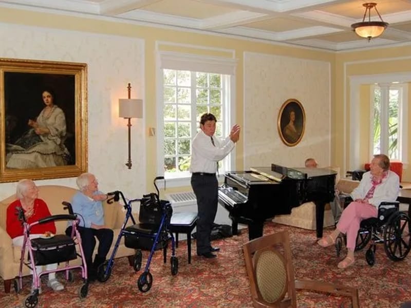 Alexander Gardens - Assisted Living in Santa Barbara, CA photo 2