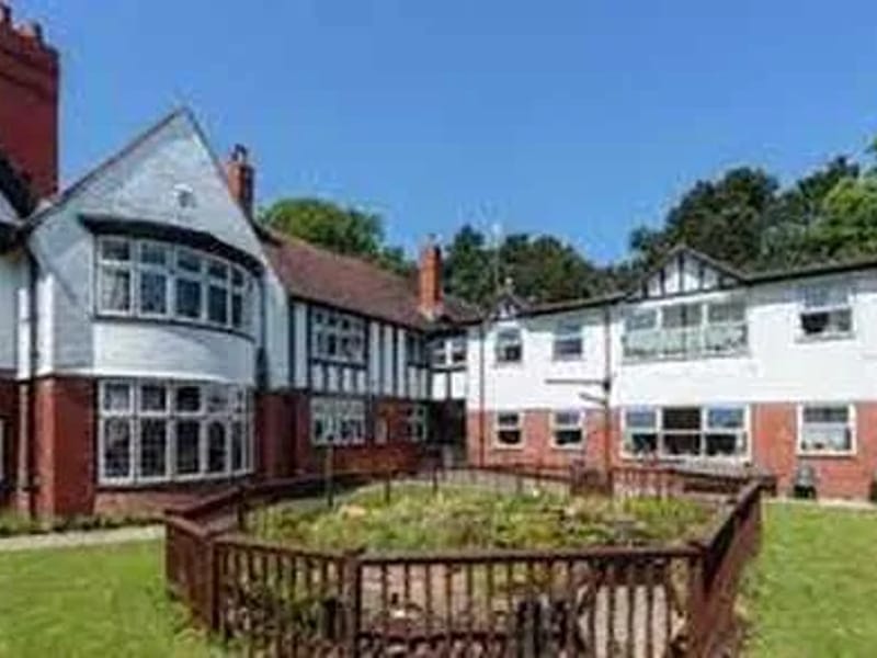 Marple Dale Hall - The New Windsor - Assisted Living in Stockport, England photo 2