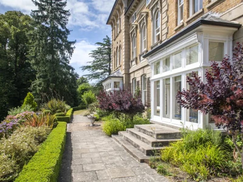 Merlewood - Assisted Living in Virginia Water, England photo 3