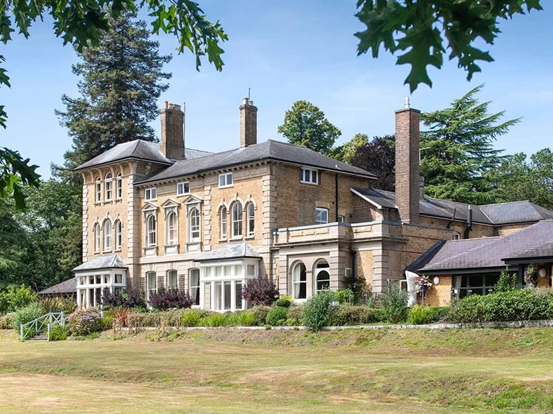 Merlewood - Assisted Living in Virginia Water, England photo 2