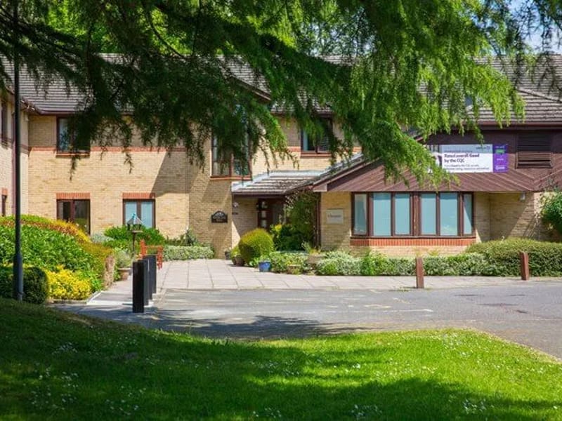 Woodland Hall - Nursing Home in Stanmore, England photo 3