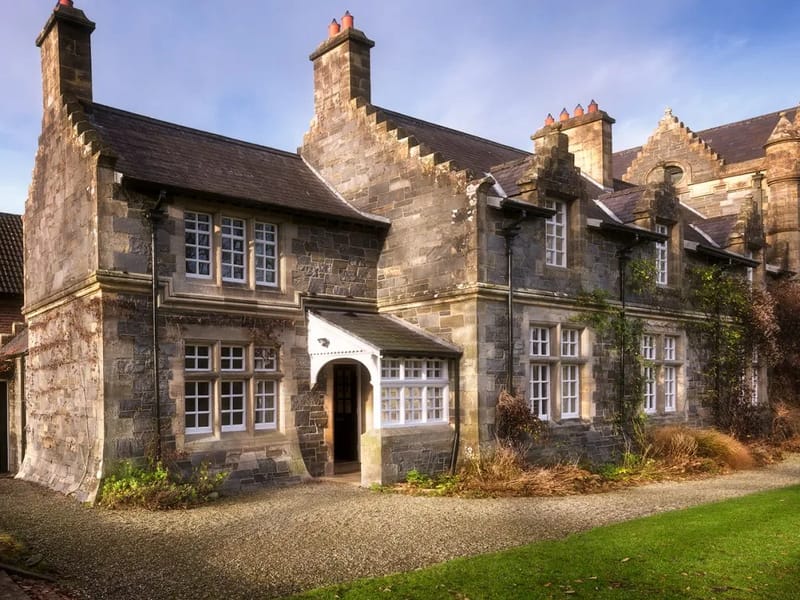 Barons Lodge - Nursing Home in Mitcham, England photo 2