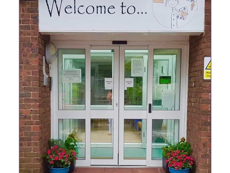 Holles Street Short Breaks Service - Adult Day Care in Worksop, England photo 1