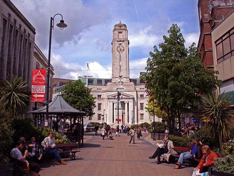 Luton in Luton, England photo 3