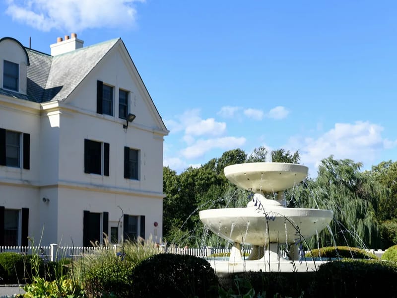 Glengariff Health Care Center - Nursing Home in Glen Cove, NY photo 3