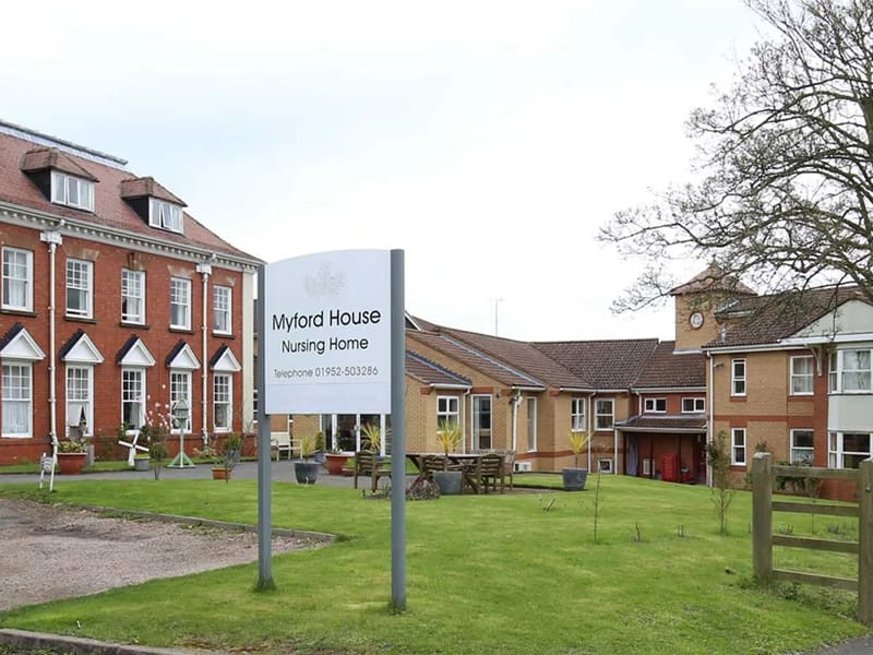 Myford House Nursing & Residential Home - Nursing Home in Telford, England photo 2