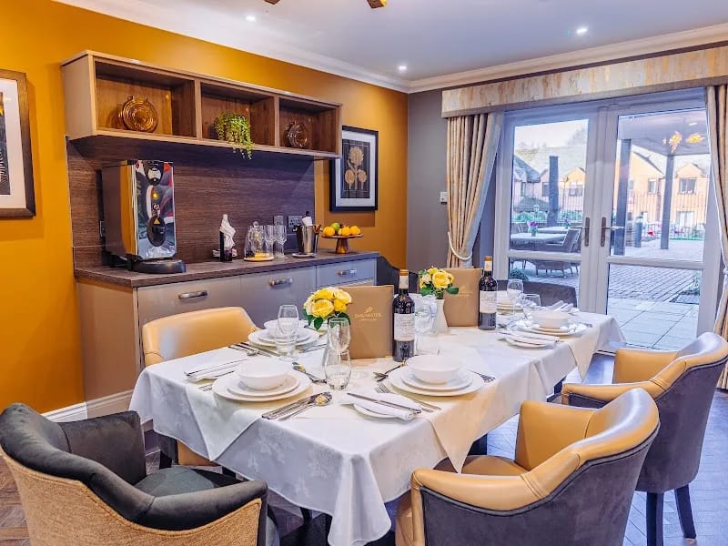 Mill Court Care Home - Nursing Home in Guildford, England photo 4
