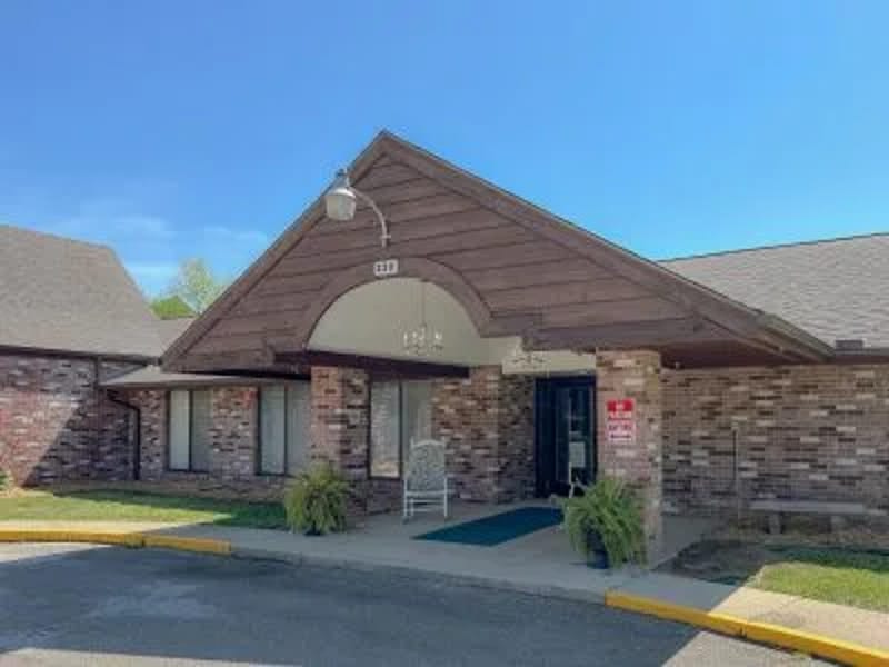 Brent B Tinnin Manor — Nursing Home, Ellington, MO · photo 2