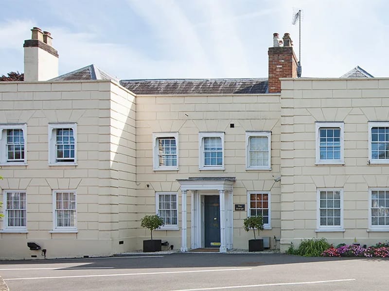 Life Works House - Inpatient Rehabilitation in Old Woking, England photo 2