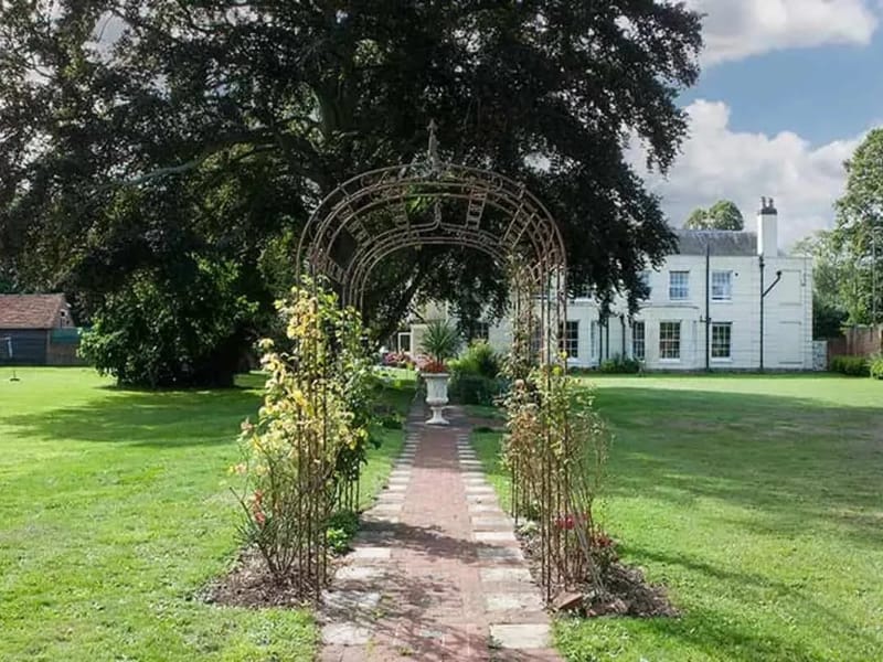 Life Works House - Inpatient Rehabilitation in Old Woking, England photo 3