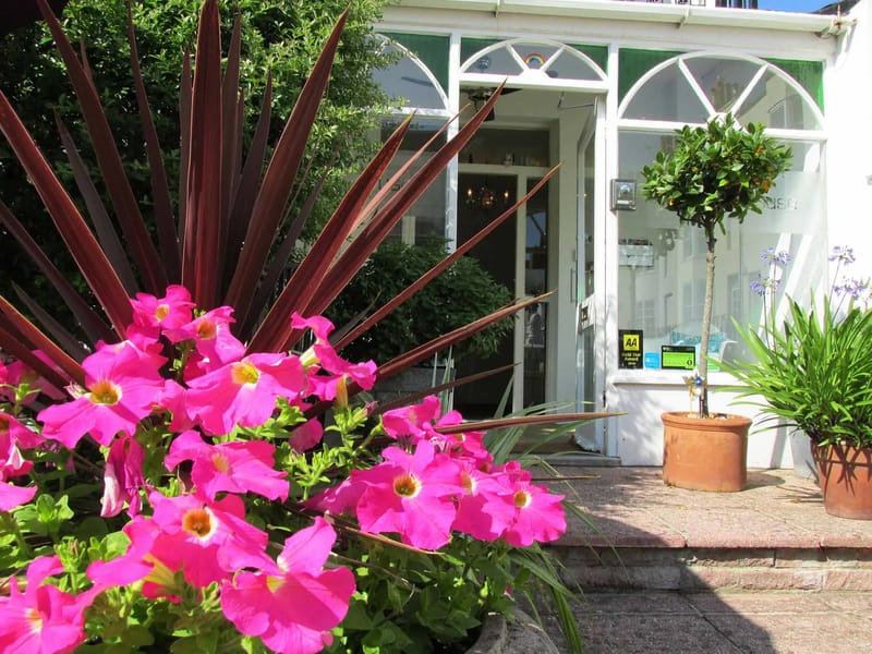 The Whitehouse - Assisted Living in Brighton, England photo 3
