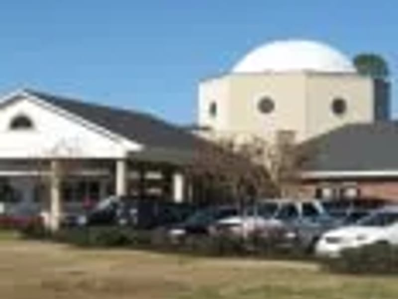 Camelot Brookside - Nursing Home in Jennings, LA photo 3