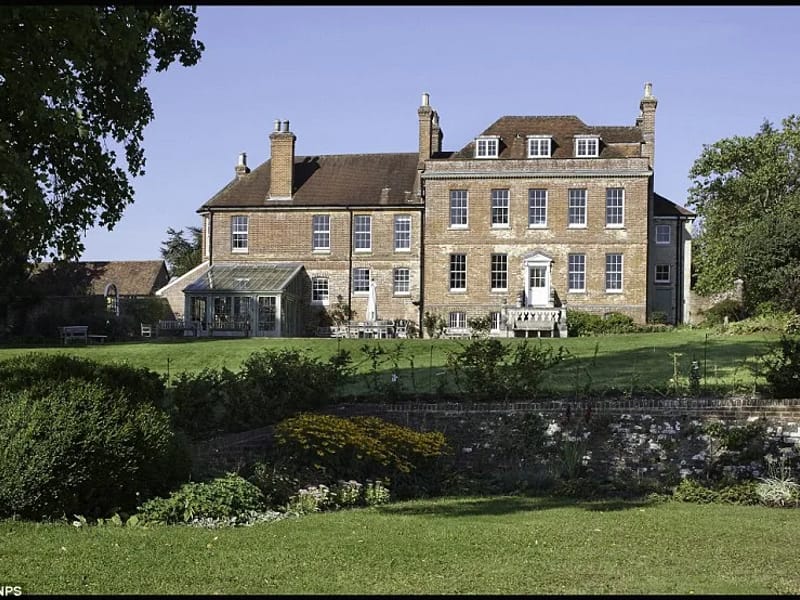 Nelson House - Assisted Living in Dudley, England photo 2