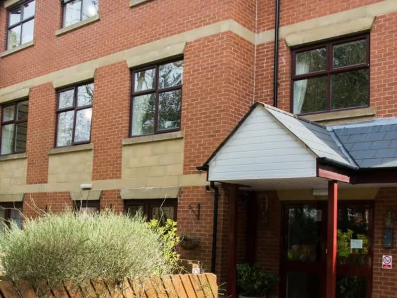 Ardenlea Grove Care Home - Nursing Home in Solihull, England photo 2