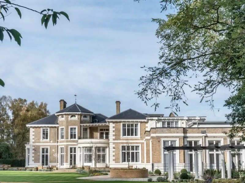 Loveday Esher - Assisted Living in Esher, England photo 4
