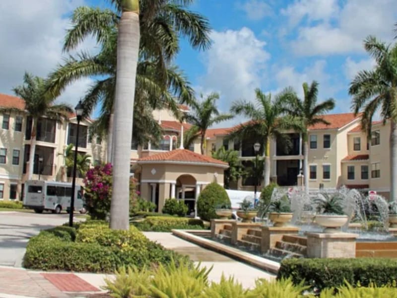 Yourlife Of Palm Beach Gardens - Assisted Living in Palm Beach Gardens, FL photo 2