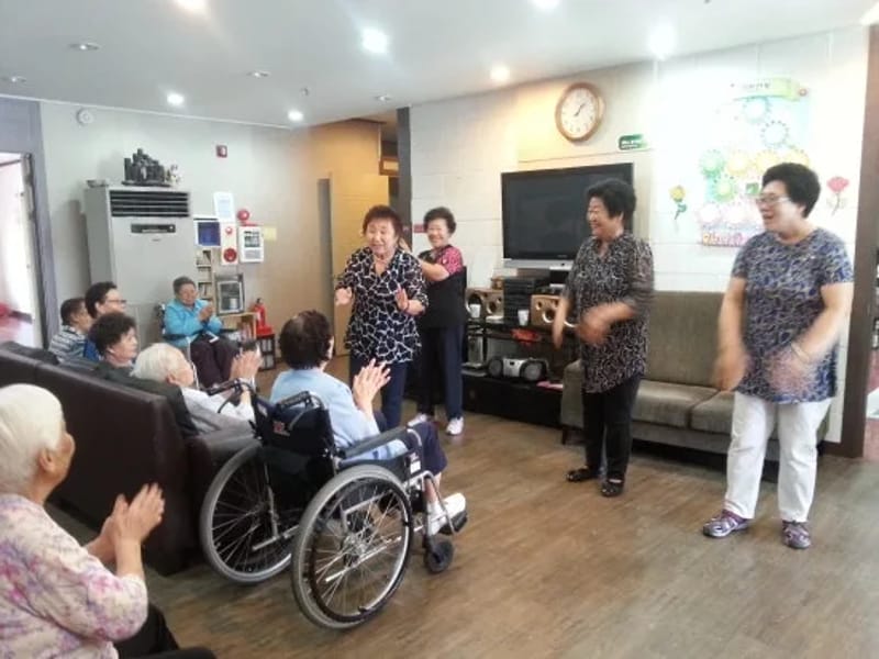 문산노인복지센터 - 요양원 in 진주시, 경상남도 photo 3