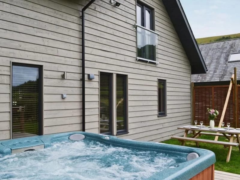 Elm Lodge - Assisted Living in Stourbridge, England photo 3