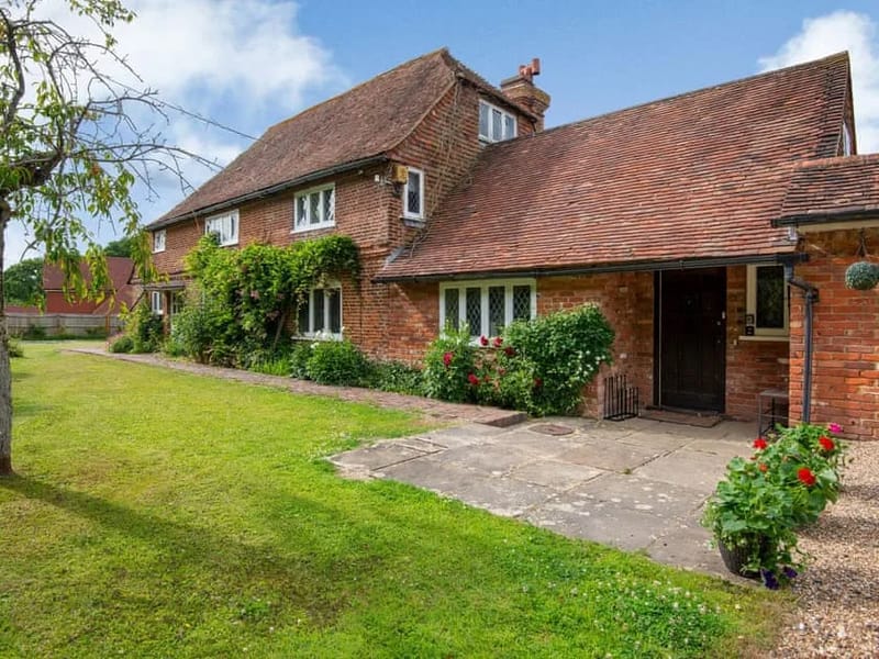Farm House in Ashford, England photo 1