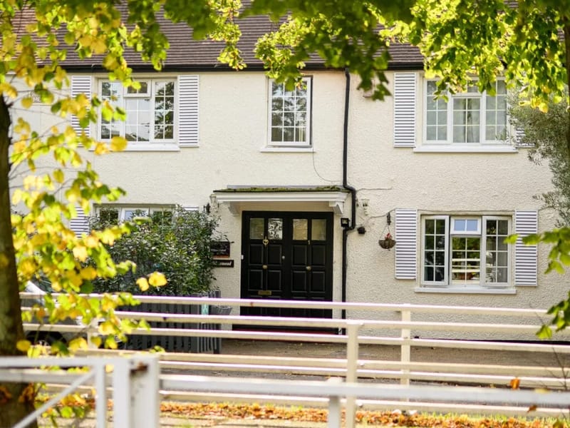Willowmead - Assisted Living in East Molesey, England photo 2