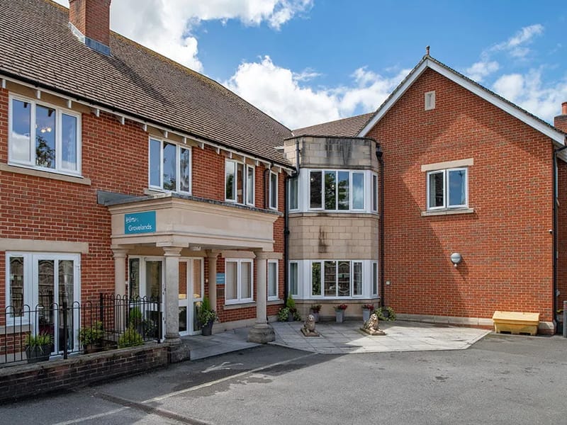 Grovelands - Assisted Living in Yeovil, England photo 2