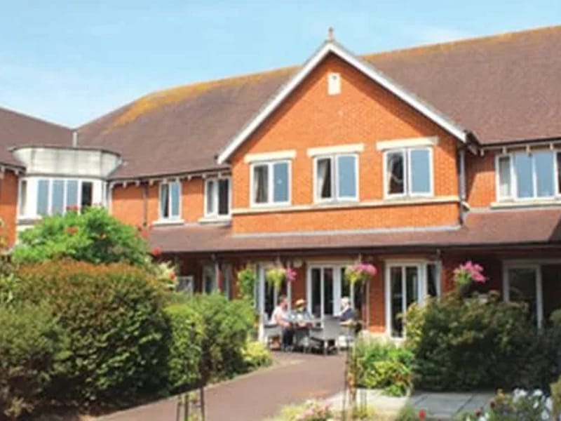 Grovelands - Assisted Living in Yeovil, England photo 3
