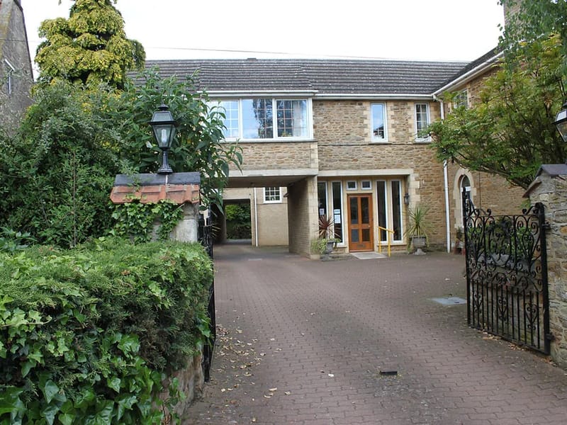 Holly House Residential Home - Assisted Living in Rotherham, England photo 3