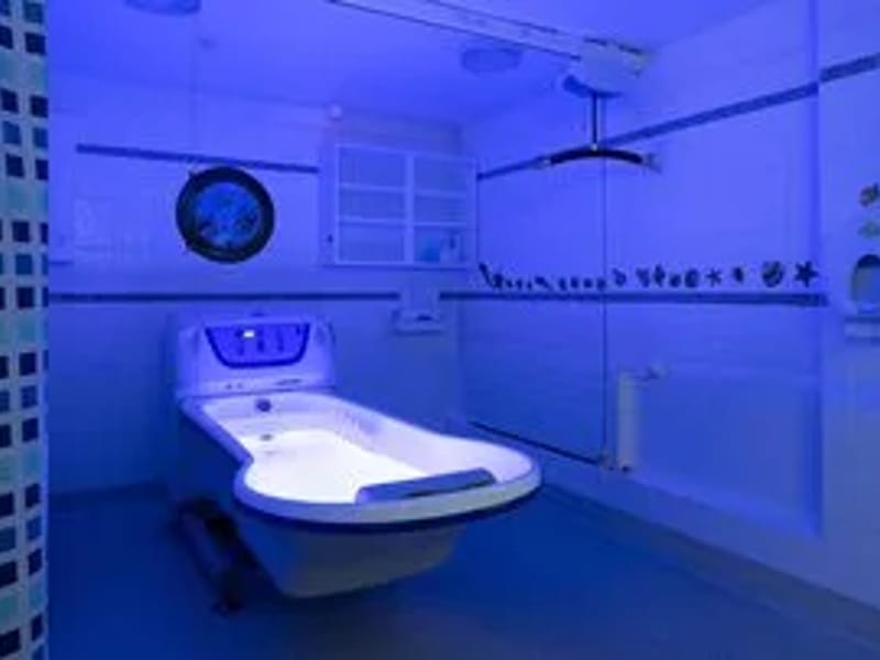 Halcon House - Assisted Living in Taunton, England photo 3