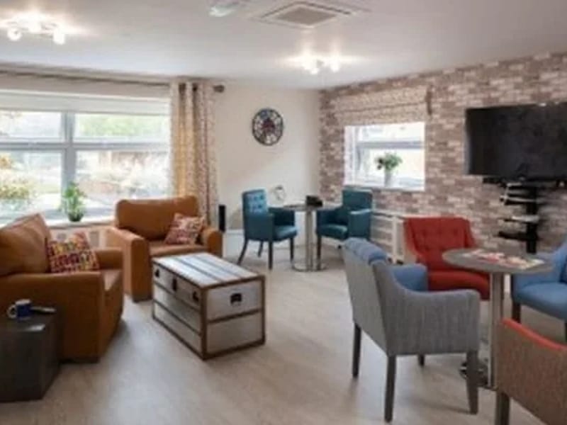 Halcon House - Assisted Living in Taunton, England photo 2