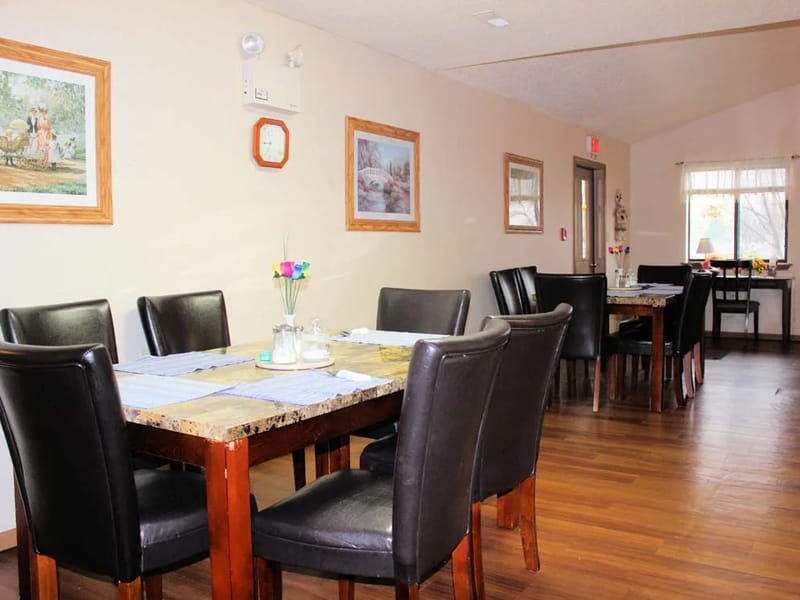 Bristol Manor Of Brookfield — Assisted Living, Brookfield, MO · photo 2