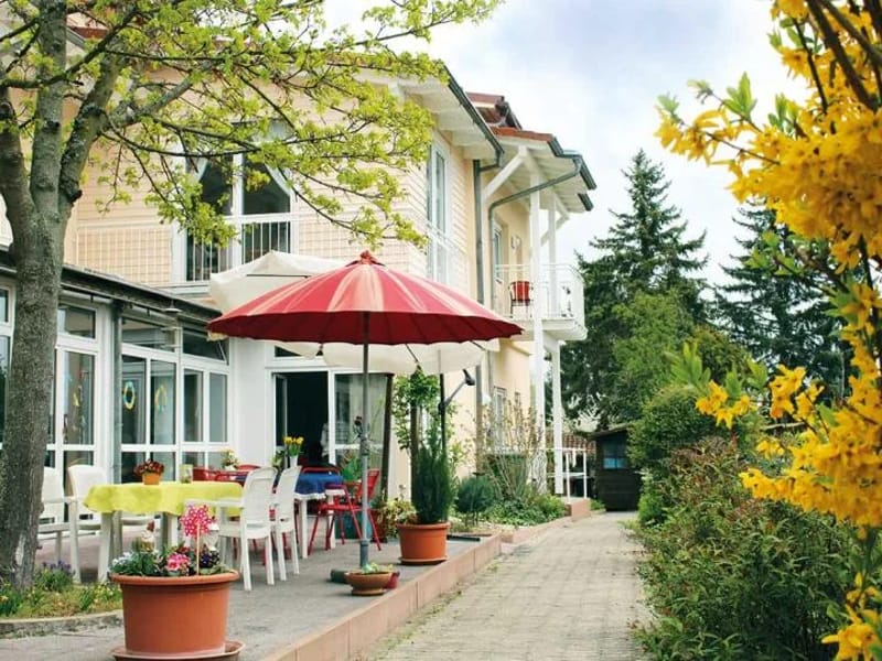 "Drei Linden" Seniorenpflege - Pflegeheim in Großostheim, Bayern photo 2