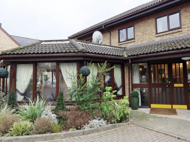 Queen Elizabeth House in Bromley, England photo 1