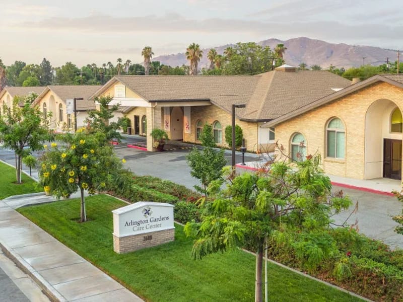 Arlington Gardens Care Center - Nursing Home in Riverside, CA photo 2