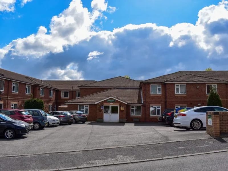 Knowles Court Care Home - Nursing Home in Bradford, England photo 5
