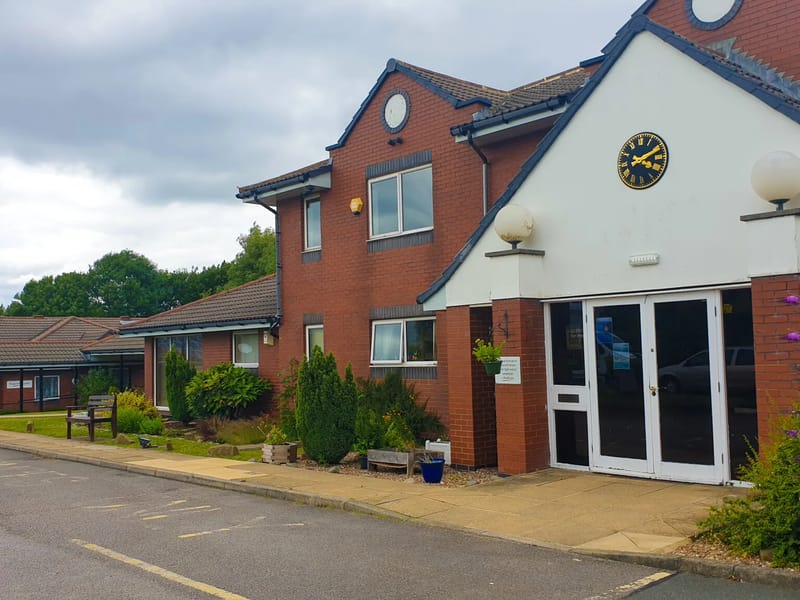 Knowles Court Care Home - Nursing Home in Bradford, England photo 4