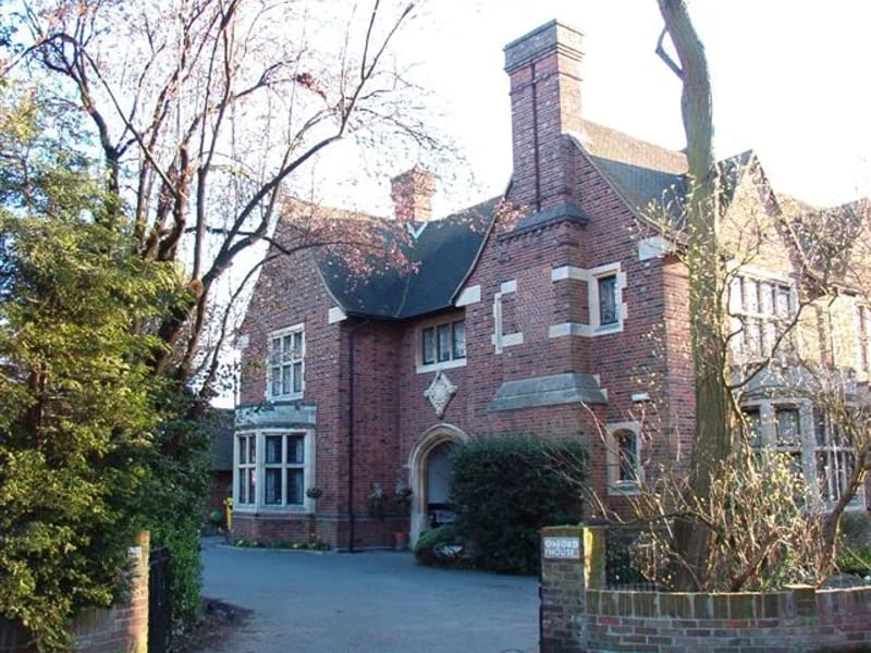 Oxford House Nursing Home - Nursing Home in Slough, England photo 2