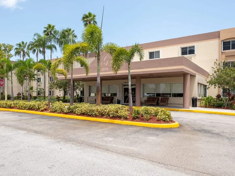 Grand Villa Of Deerfield Beach - Assisted Living in Deerfield Beach, FL photo 1